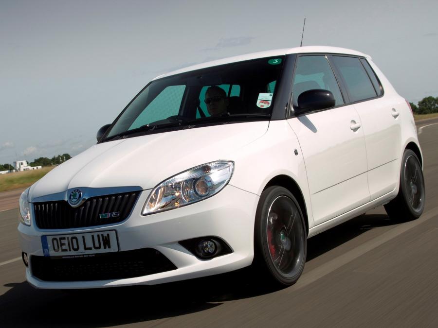  Skoda Fabia RS 2010 года  (UK) (фото 10 из 30)